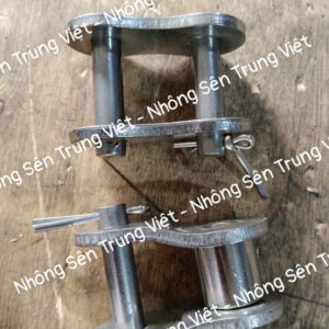 Khóa xích inox là một vật dụng quen thuộc và hữu ích trong đời sống hiện đại. Với vẻ ngoài sáng bóng, chắc chắn và bền bỉ, khóa xích inox không chỉ mang tính thẩm mỹ mà còn đáp ứng tốt nhu cầu bảo vệ và cố định đồ vật trong nhiều lĩnh vực khác nhau.